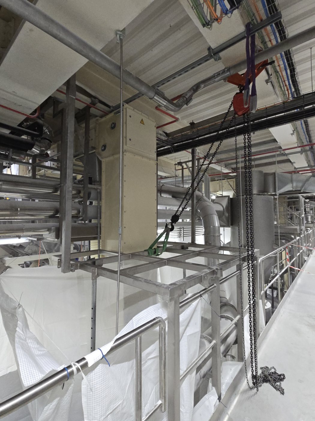 Montage von Stahlbau und Technikpodest II